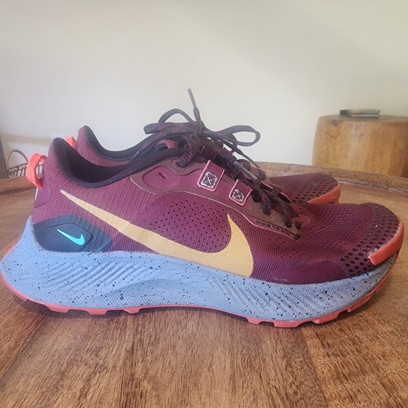 Nike Pegasus Trail 3 Hiking Running Shoes Beetroot DA8697-600 Mens Size 8 - Picture 1 of 16